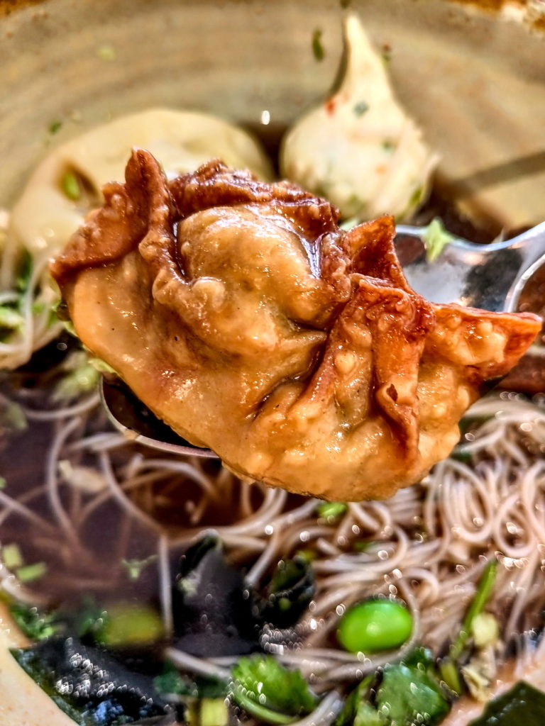 Ingrediente din ramen, la Liu Lin, în Bruxelles