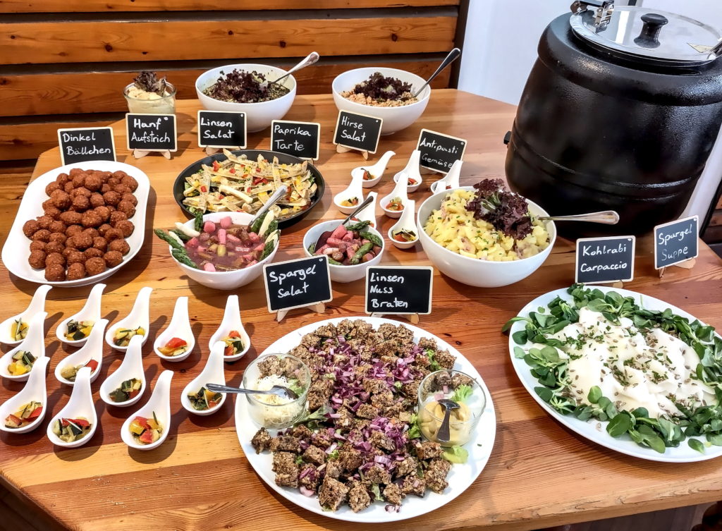 Antreu la brunch-ul de la Schlicht Vegan, în Viena