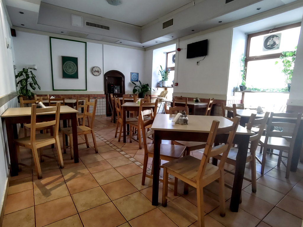 Interiorul restaurantului Biofresh, în Timișoara