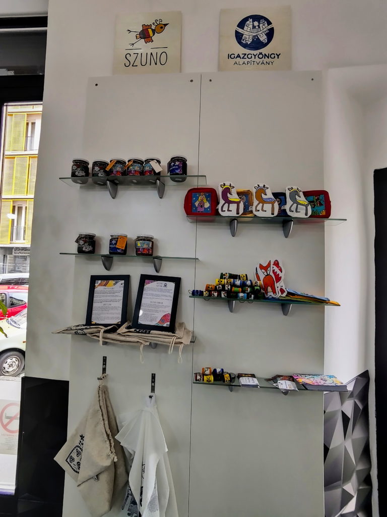 produse ateliere sociale, la Mishto Cafe & Deli