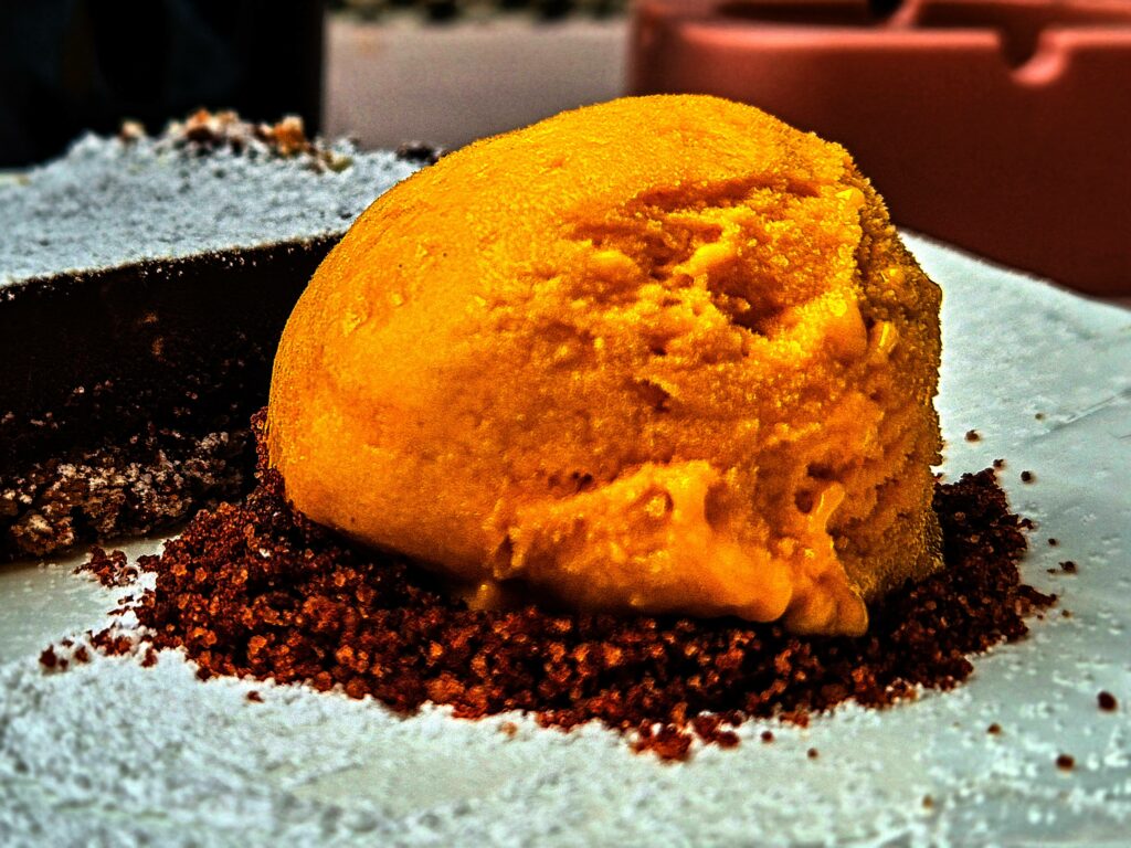 Gaudi&Naan, desert cu ciocolată și mango