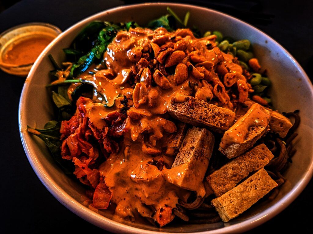 Veganika, bolul SOBA 13, cu sos