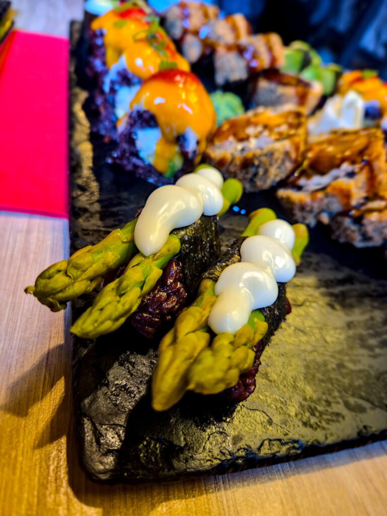 Sushi (nigiri cu sparanghel), la Secret Garden, în Munchen