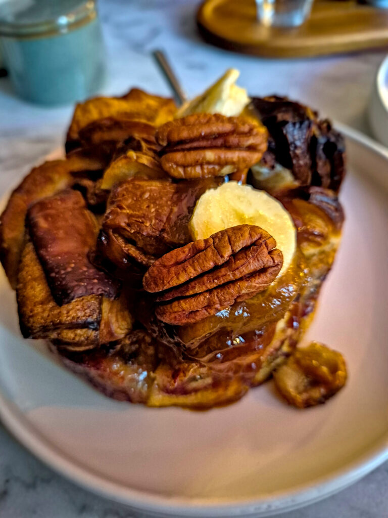 Pâine cu nuci și banane, la Patisserie Siessl, în Munchen