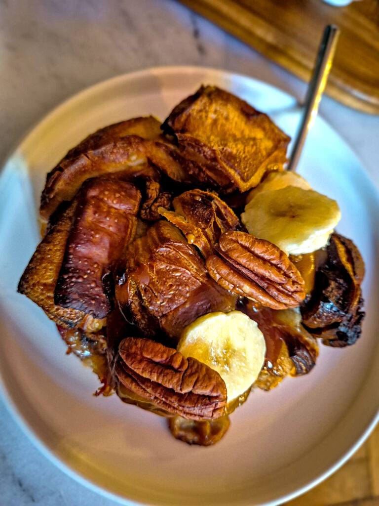 Pâine cu nuci și banane, la Patisserie Siessl, în Munchen