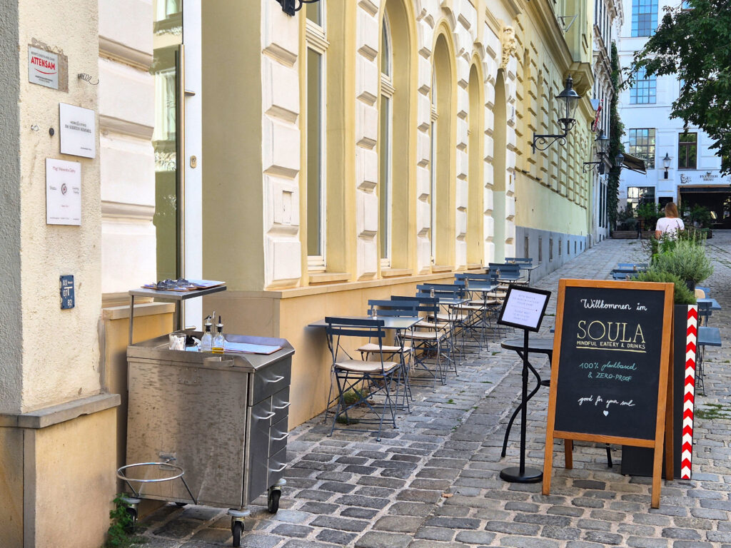 Soula, Viena, terasă exterior
