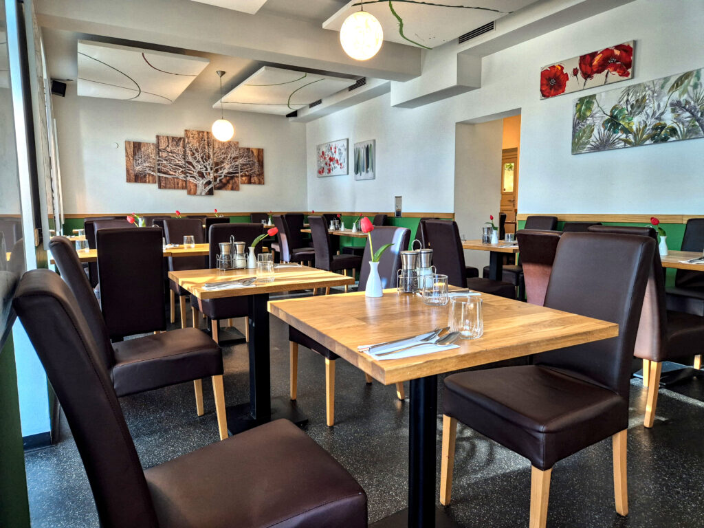 Velani, Viena, interior
