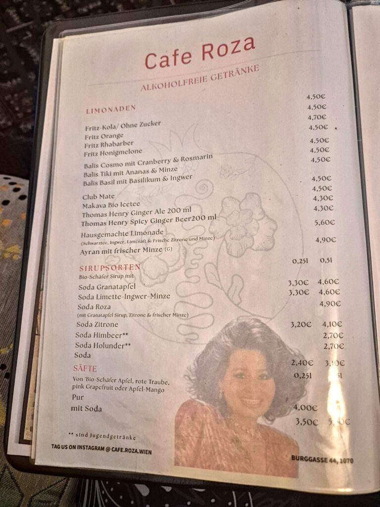 Roza Cafe, meniu